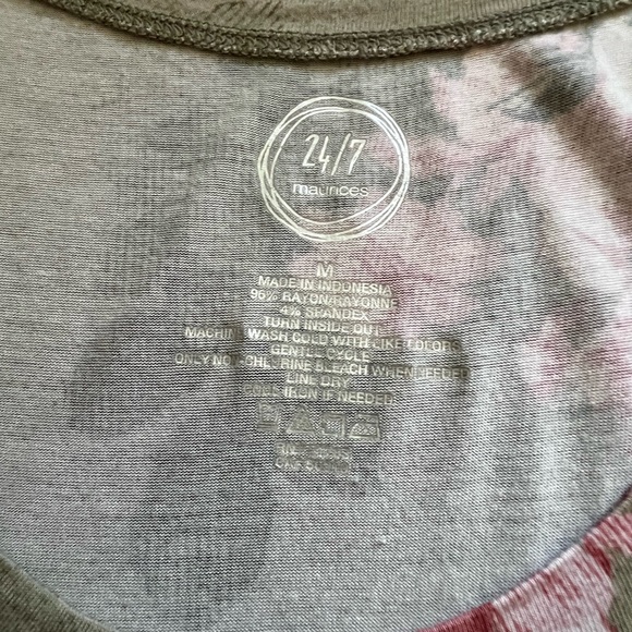 MAURICES FLORAL SLEEVELESS TOP - Picture 2 of 2